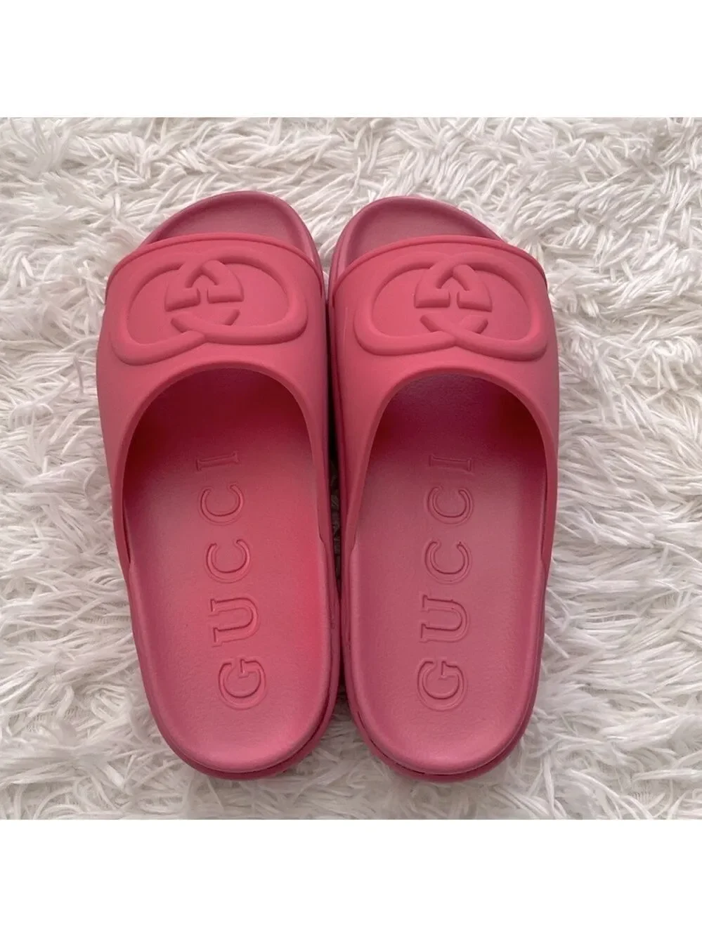 Gucci platform Pink Slide rubber Sandals with Iconic Logo